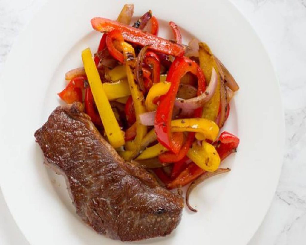 Bavette de Boeuf avec Salade de Poivrons